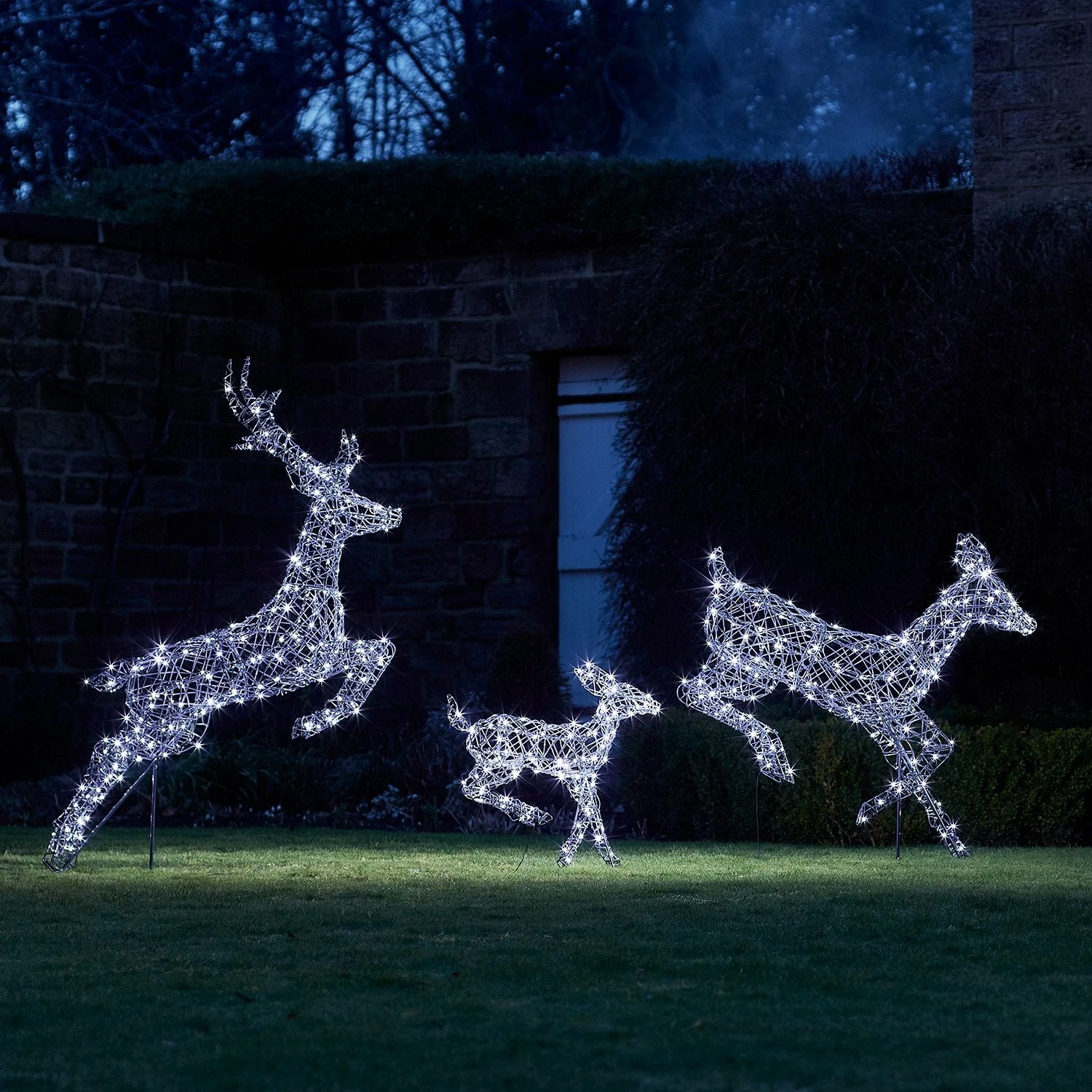 Regular Harlow Rattan Doe & Fawn Dual Colour LED Light Up Reindeer 24v 15 Regular Harlow Rattan Doe & Fawn Dual Colour LED Light Up Reindeer 24v - Image 15