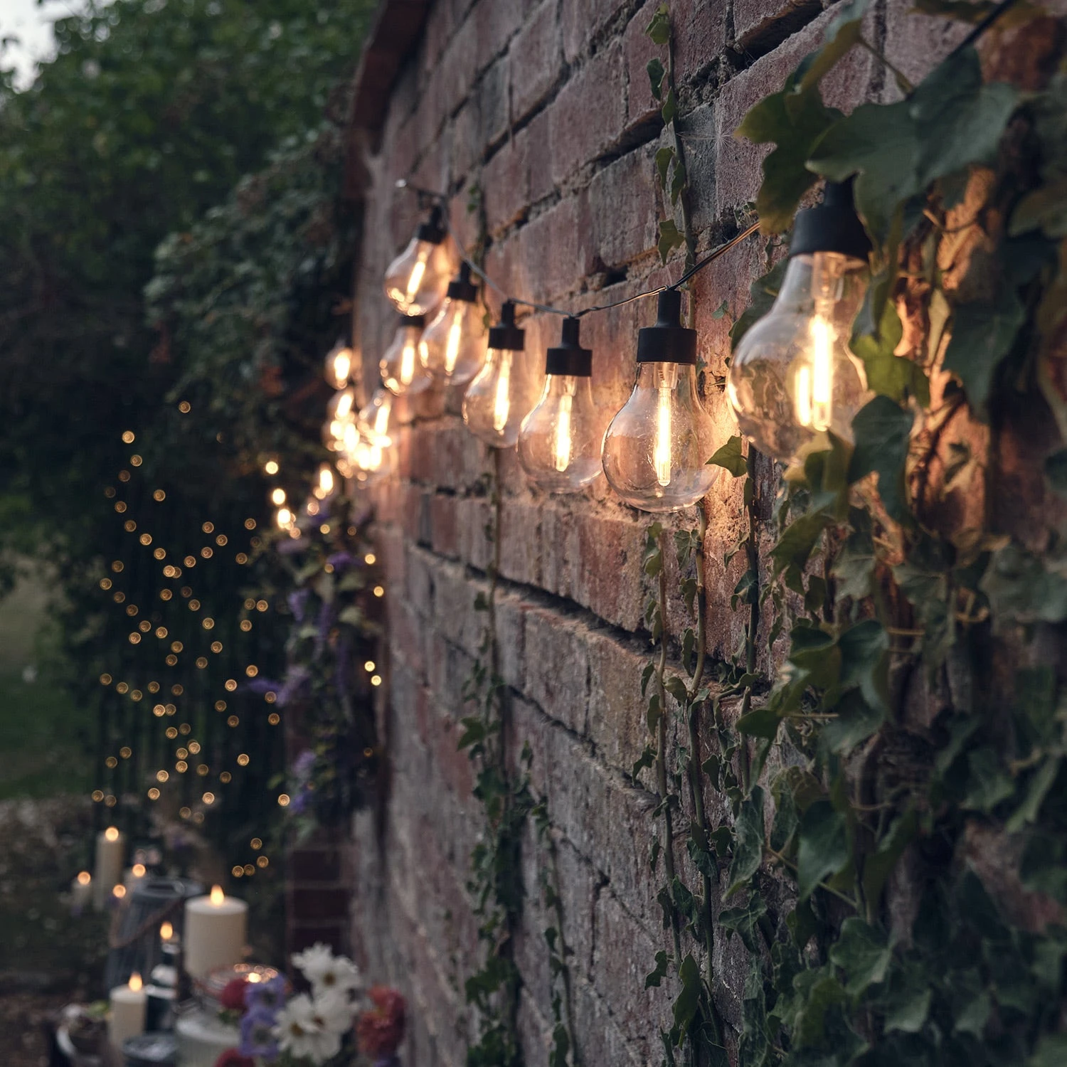 20 Warm White Vintage Style Solar Festoon Lights 1 20 Warm White Vintage Style Solar Festoon Lights