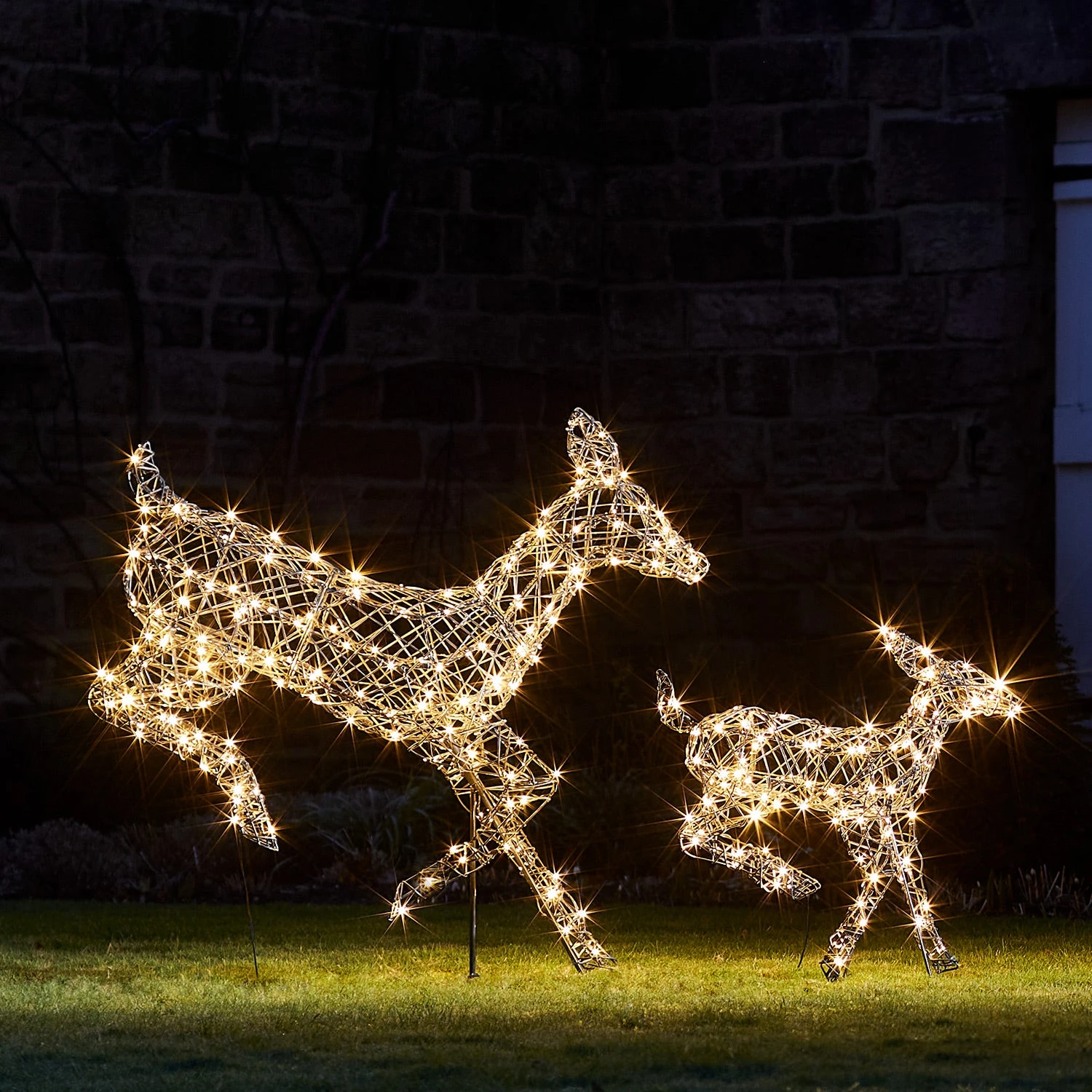 Regular Harlow Rattan Doe & Fawn Dual Colour LED Light Up Reindeer 24v 2 Regular Harlow Rattan Doe & Fawn Dual Colour LED Light Up Reindeer 24v - Image 2